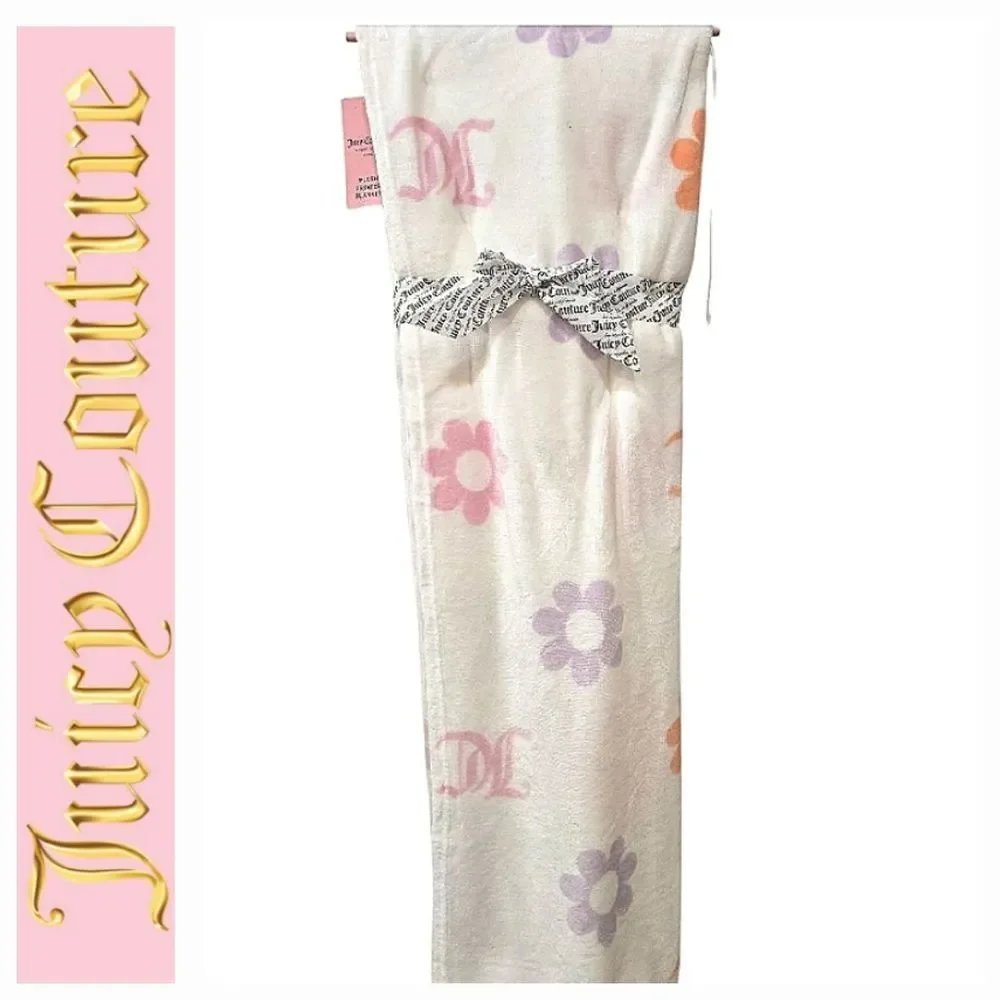 Juicy Couture Home JC Logo Floral Oversized Plush‎ Throw Blanket- Twin